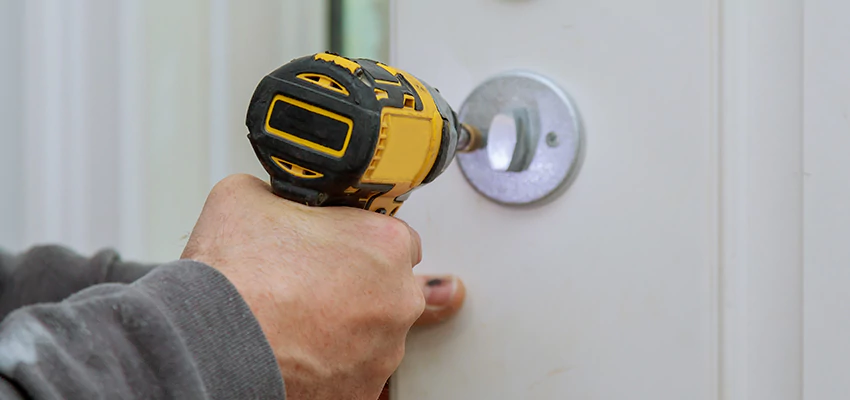 Street Locksmith For Smart Lock Repair in Montclair, CA